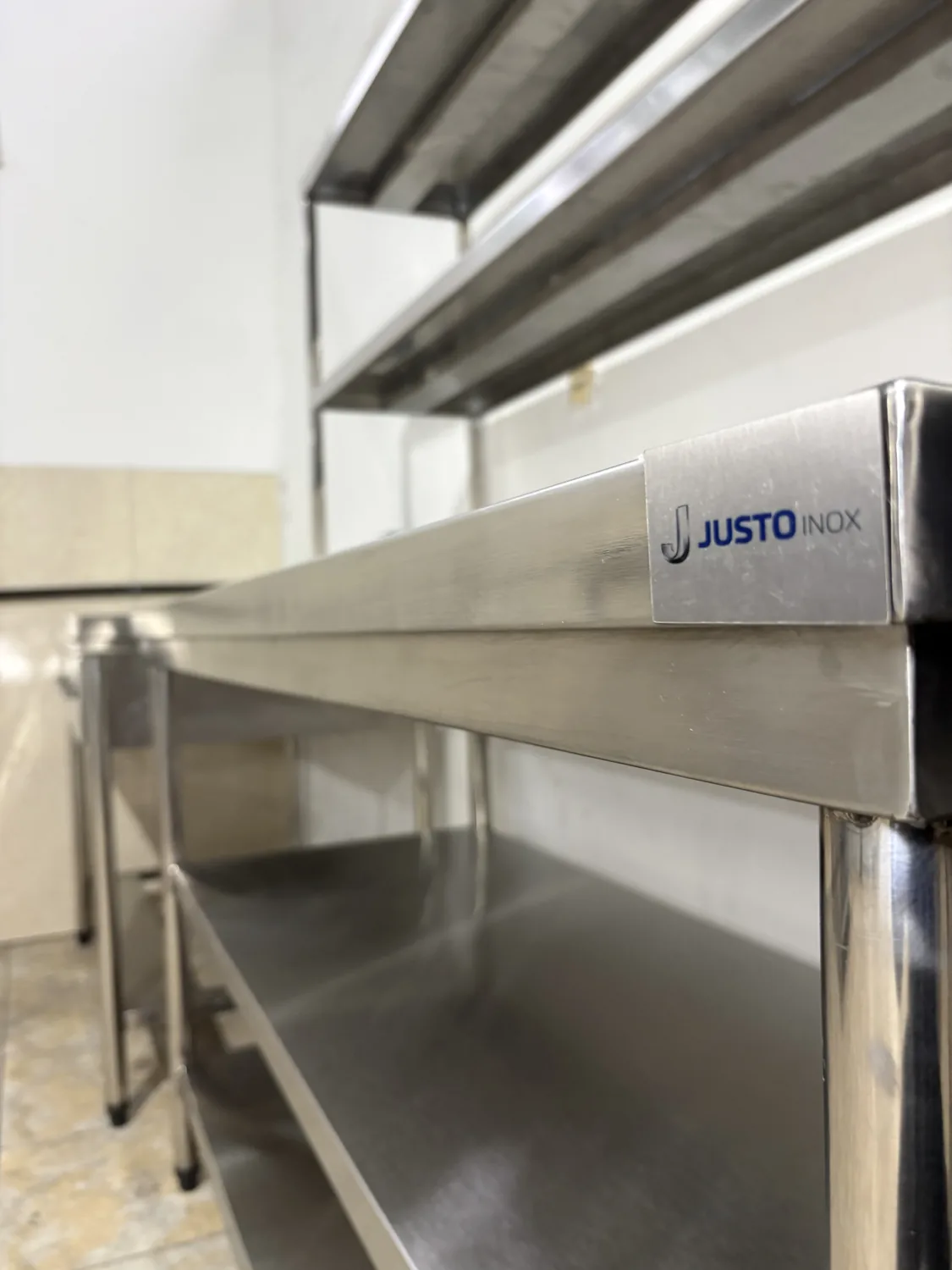 Bancada em inox com prateleira